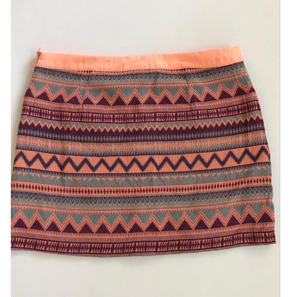 Andrée Peach Multicolored Embroidered Pattern Mini Skirt Size Medium